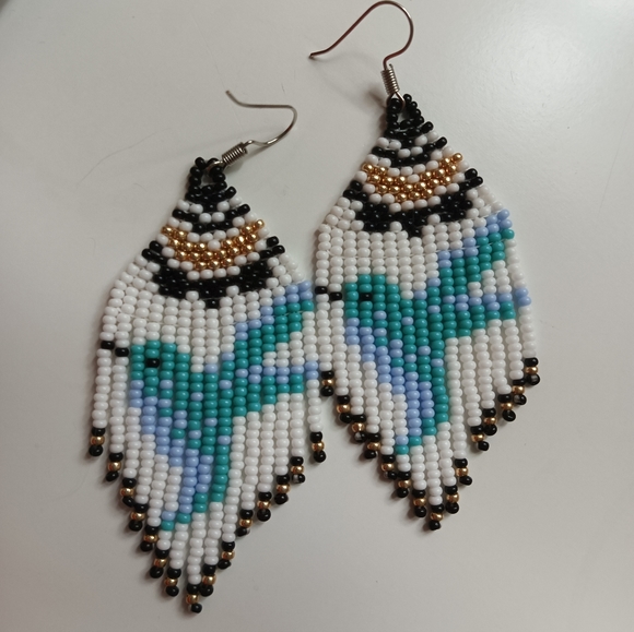 Humming bird beaded earrings - Picture 2 of 2